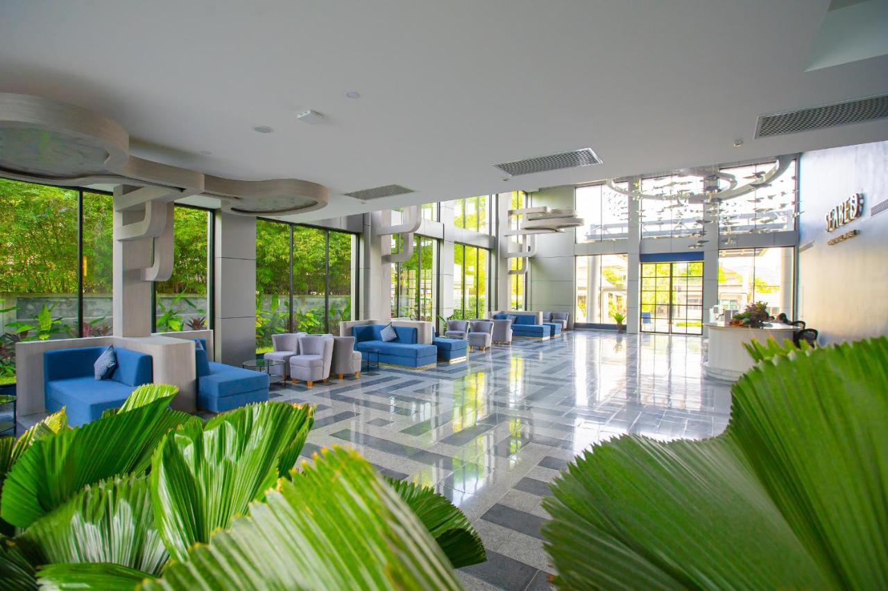 Seabed Grand Hotel Phuket - Sha Extra Plus Bagian luar foto Lobby