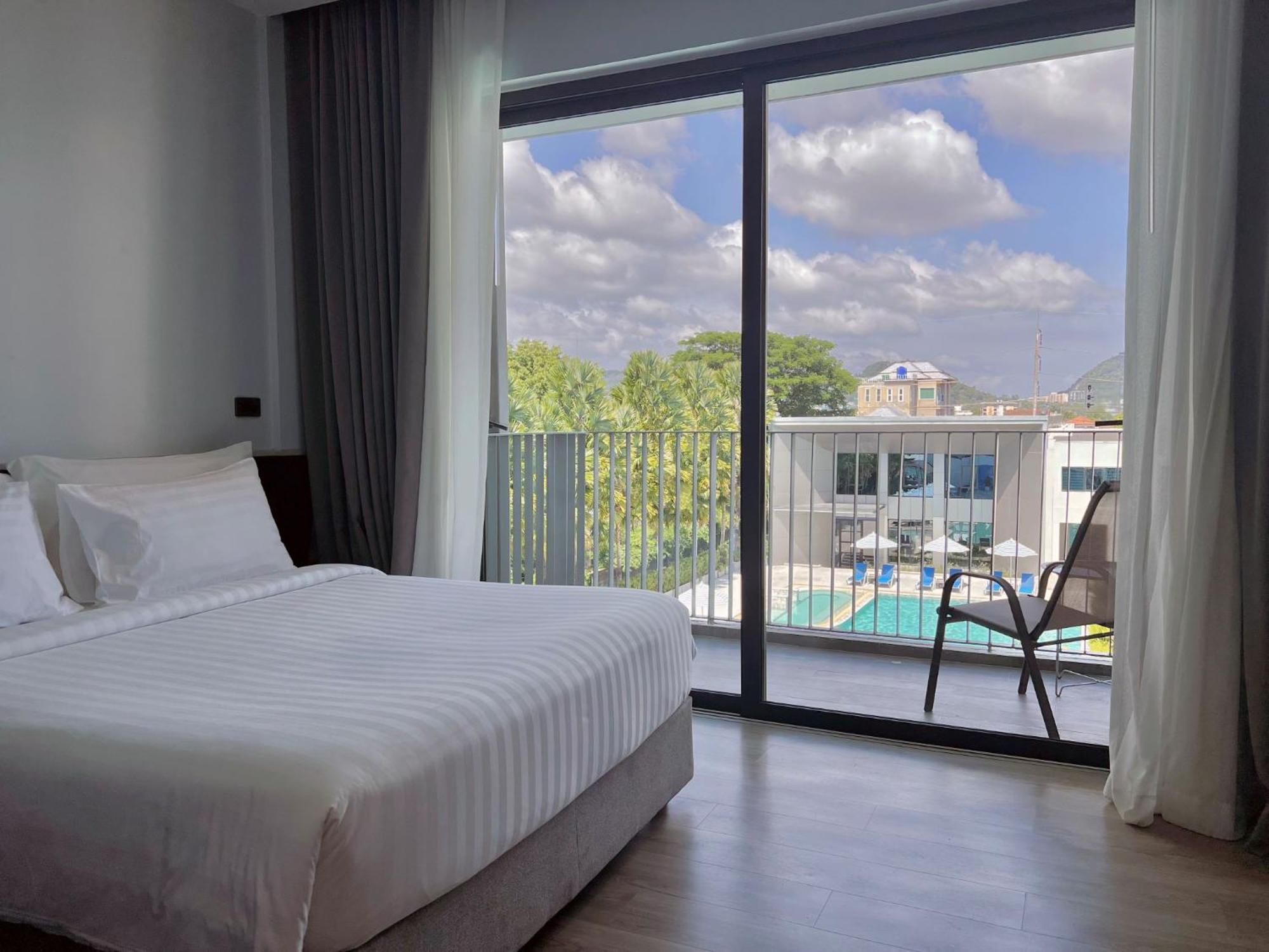 Seabed Grand Hotel Phuket - Sha Extra Plus Bagian luar foto Deluxe Pool View