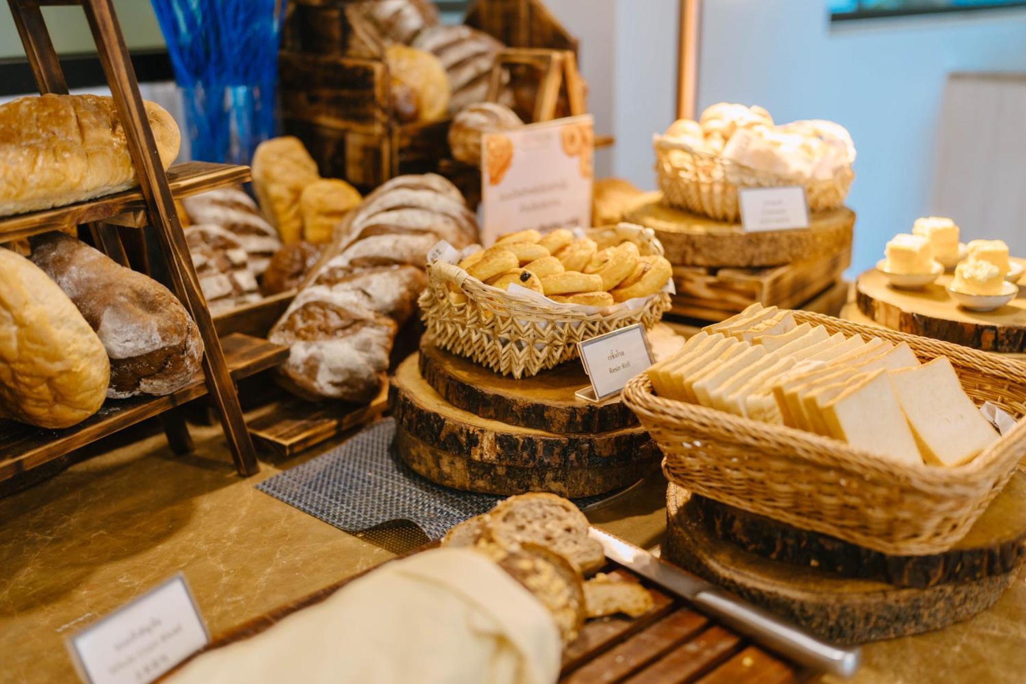 Seabed Grand Hotel Phuket - Sha Extra Plus Bagian luar foto Cheese at a cheese shop