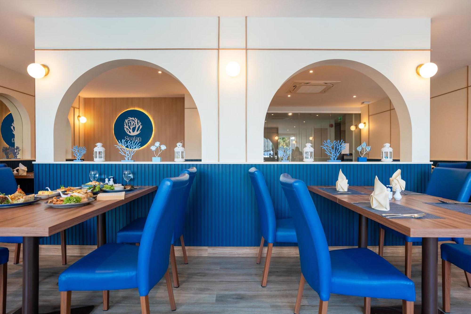 Seabed Grand Hotel Phuket - Sha Extra Plus Bagian luar foto Restaurant